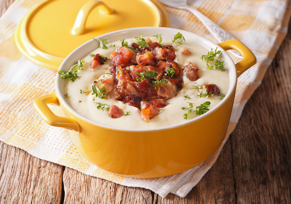 Sopa cremosa de batata com bacon: Uma delícia para aquecer seu inverno